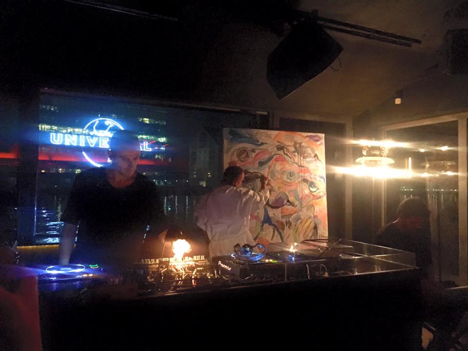 DJ1
