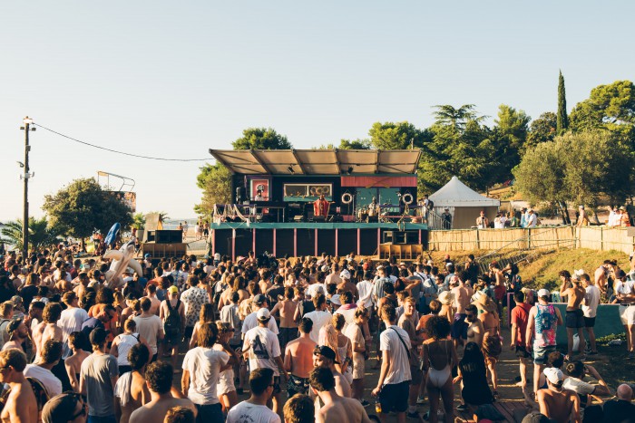 Dimensions_Marc Sethi-3945 - Beach Stage