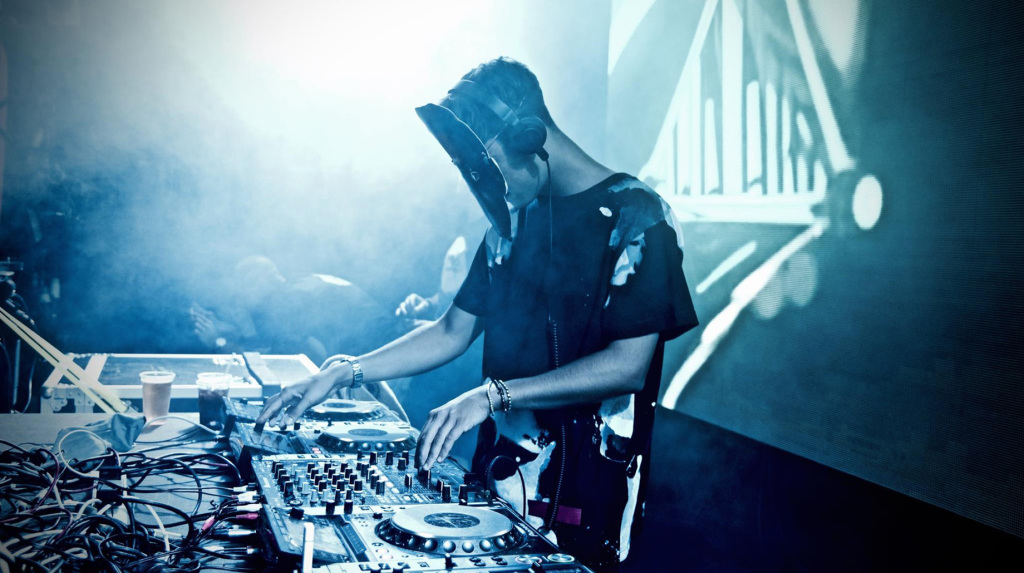 Edmmaro live